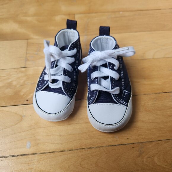 Converse Infant slippers size 2 - Picture 1 of 3